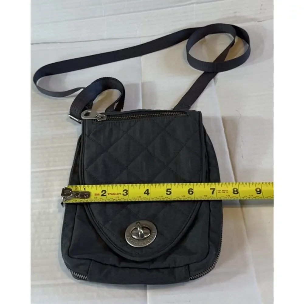 Baggallini Gray Quilted Twistlock Logo Pockets Lined Organizer CrossBody